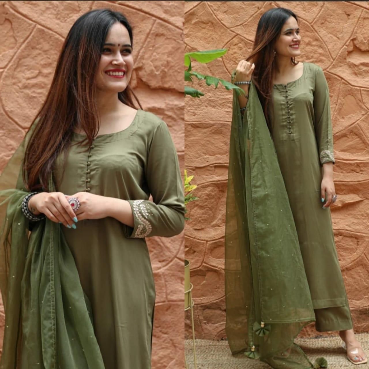 Gorgeous Printed Rayon Kurtis Pant Sets With Dupatta